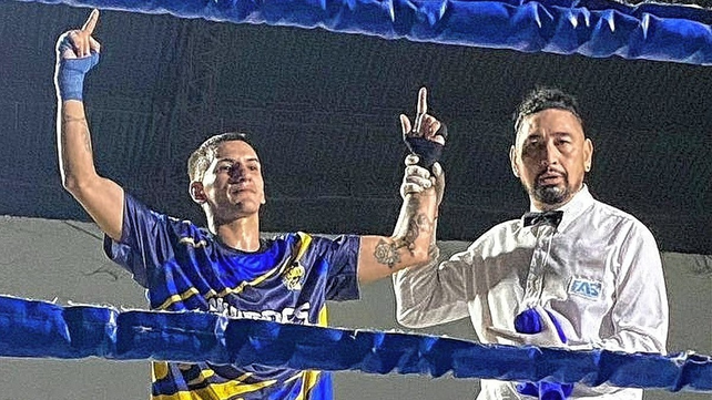 El representante de barrio Las Flores, Ciro Garmendia, empat&oacute; ante un duro Facundo Andreschuk.