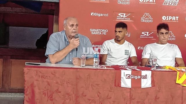 El presidente de Unión, Luis Spahn, encabezó la presentación de las caras nuevas del plantel