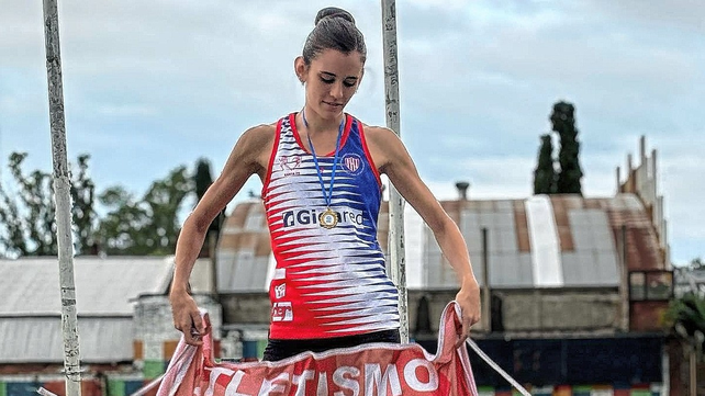 Leila Garetto de Uni&oacute;n de Santa Fe cumpli&oacute; una destacada actuaci&oacute;n en la prueba de salto en largo.