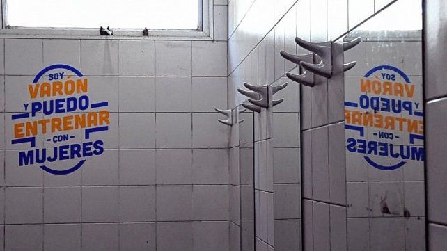 Carteles en El Quillá. La iniciativa surgió de la Secretaría de Integración y Economía Social de la municipalidad de Santa Fe en el marco de una reflexión sobre las masculinidades.