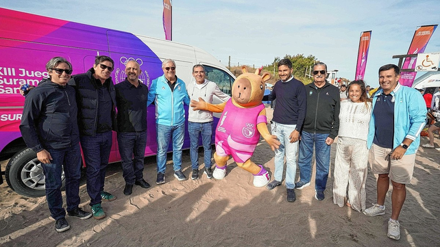 Se present&oacute; a Capi, la mascota oficial de los Juegos, que aport&oacute; color y un clima festivo a la jornada.