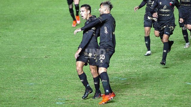 El gol de Eric Meza en el triunfo de Colón ante Gimnasia, candidato al Mejor del torneo de la Liga Profesional. UNO Santa Fe | José Busiemi