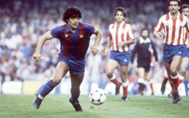 Diego Maradona lleg&oacute; a Espa&ntilde;a para jugar en Barcelona en 1982, donde pas&oacute; momentos muy buenos y otros no tanto