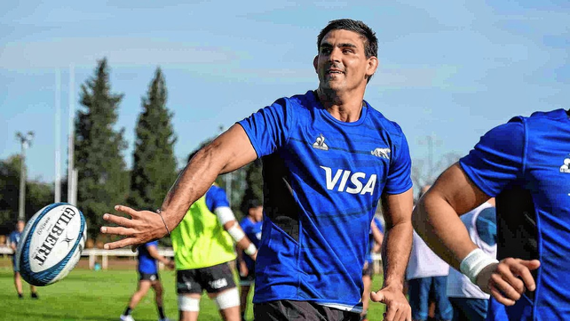 El tercera línea formado en Alumni, Pablo Matera, fue elegido por Contepomi para jugar desde el arranque. El tercera línea formado en Alumni, Pablo Matera, fue elegido por Contepomi para jugar desde el arranque.