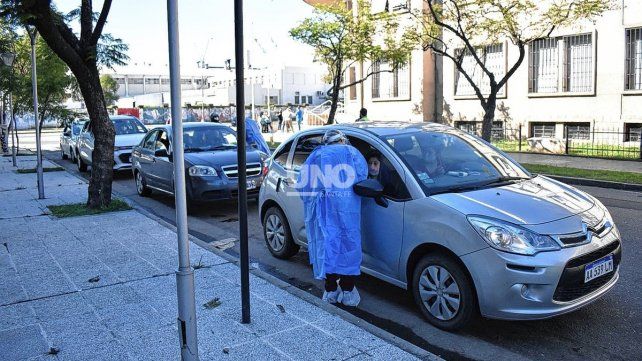 Crece día a día en el Cemafe el número de santafesinos que se realizan hisopados.