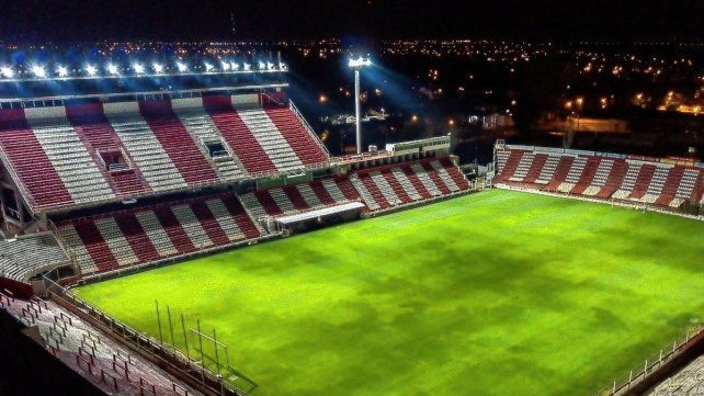 El duelo entre Unión e Independiente se mantendrá a las 21, pese a las nuevas restricciones.