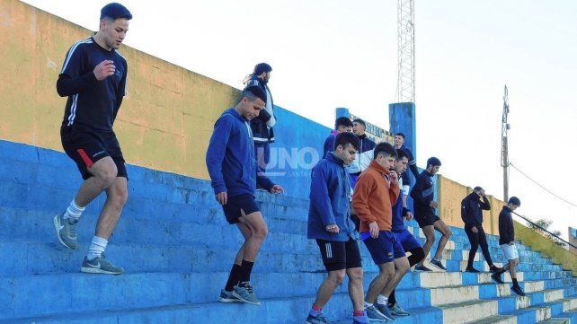 Esperando volver a competir, se realiza un acondicionamiento físico, bajo las órdenes del profesor Lucas Acosta y Diego Aiello.