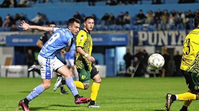 Aldosivi y Estudiantes igualaron 2 a 2 en Río Cuarto, en el cierre de la fecha 26 de Primera Nacional.