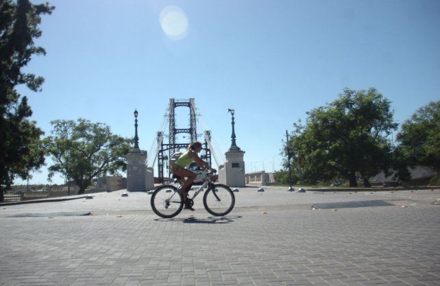 Calor en Santa Fe. La temperatura máxima de este sábado se acercó a los 39ºC