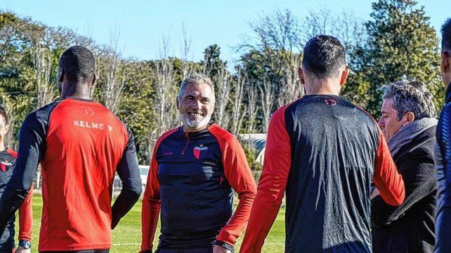 El DT de Col&oacute;n, Sergio Rondina, afronta la "presi&oacute;n linda" que tanto buscaba. La meta: llegar a la Sudamericana.