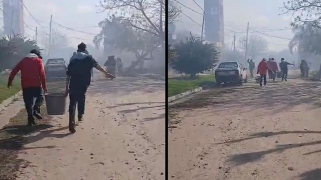 Tensión en San Pantaleón por una quema de pastizales: vecinos usaron baldes para frenar el avance del fuego