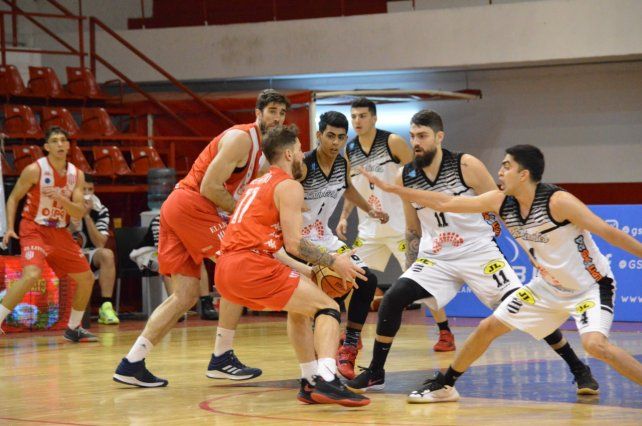Uni&oacute;n pis&oacute; fuerte en el tercer juego ante Estudiantes (T) y se meti&oacute; en las semifinales de la Conferencia Norte de la Liga Argentina.