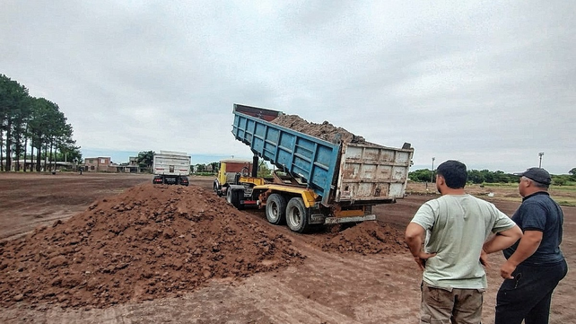 Obras en marcha, un sue&ntilde;o hecho realidad, es la construcci&oacute;n de la cancha de hockey sint&eacute;tico.