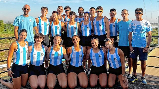  La remera del Club Regatas de Santa Fe integra la selección nacional de Argentina en Paraguay.