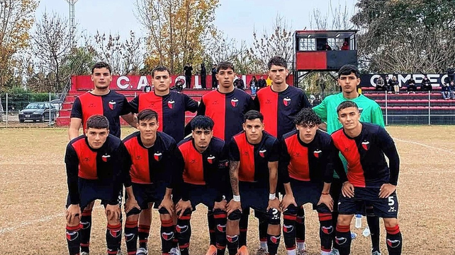 En el pendiente de la octava fecha, Colón de Santa Fe doblegó a Ateneo Inmaculada por 2 a 0. En el pendiente de la octava fecha, Colón de Santa Fe doblegó a Ateneo Inmaculada por 2 a 0.