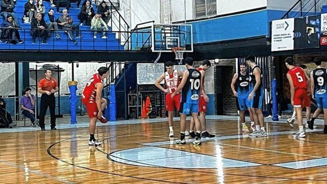 Banco sumó un éxito que terminó siendo apretado frente a Unión A. Banco sumó un éxito que terminó siendo apretado frente a Unión A.