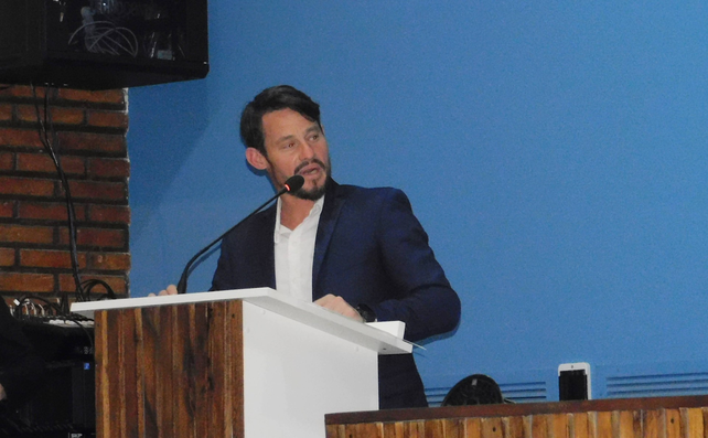 Diego Jara, corredor y abogado, brindó detalles de la competencia a realizarse en la costanera de Santa Fe.