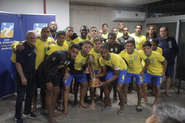 La final entre Brasil y Paraguay no se disputó por las adversas condiciones climáticas, pero el elenco carioca resultó campeón.