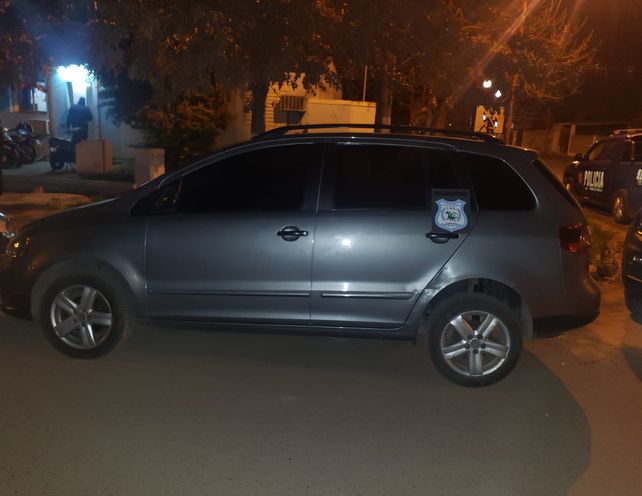 El autom&oacute;vil VW modelo Suran secuestrado