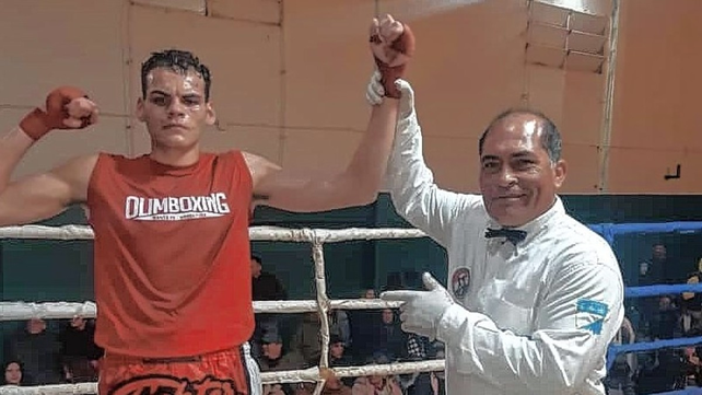El joven Bautista Mazzon de Olimboxing tuvo un buen desempe&ntilde;o y le gan&oacute; a Alan Lucchesi de Santill&aacute;n por puntos.