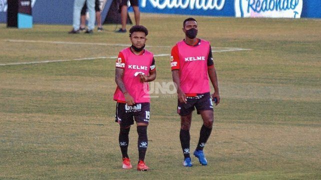 Los colombianos Wilson Morelo y Yeiler Góez dejaron Colón para sumarse a Independiente Santa Fe. UNO Santa Fe | José Busiemi