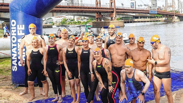 Se realizó con éxito, la Maratón de Aficionados entre Santa Fe y Coronda, una de las pruebas de aguas abiertas más emblemáticas del país. Se realizó con éxito, la Maratón de Aficionados entre Santa Fe y Coronda, una de las pruebas de aguas abiertas más emblemáticas del país.