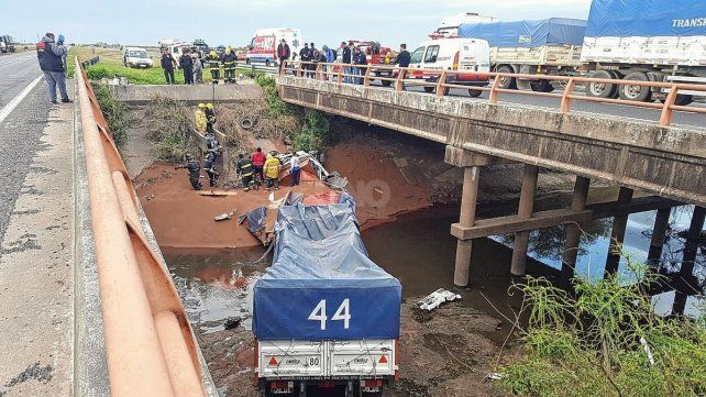 El accidente ocurrió en el kilómetro 131 de la autopista Santa Fe-Rosario a la altura de Sauce Viejo. 
