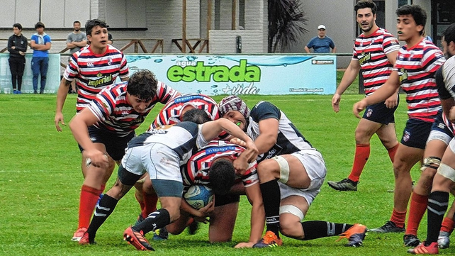 En el primer tiempo Santa Fe Rugby entr&oacute; un poco dormido, pero en el complemento mejor&oacute; su producci&oacute;n, pero no le alcanz&oacute;.