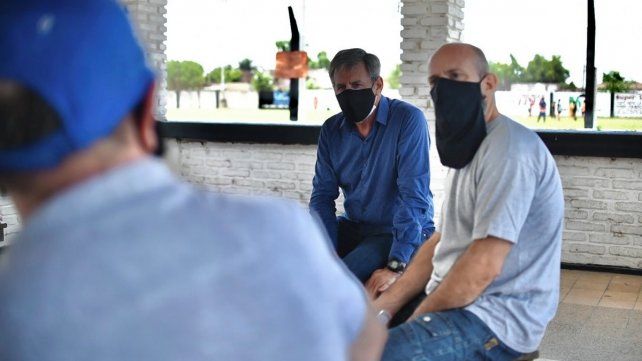 Se realizó una reunión entre el municipio y los vecinos para definir de manera colectiva las mejoras para el barrio.