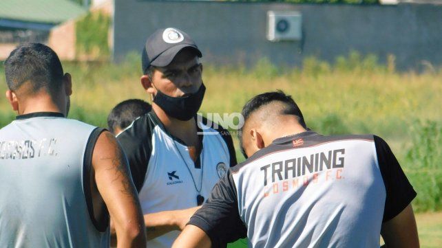 Formento, oriundo de Recreo, jugó diez años profesionalmente, y llego a Cosmos para aportar sus conocimientos y su experiencia.