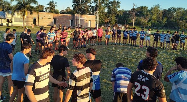 El primer encuentro contó con la presencia de 80 jugadores juveniles de los diferentes clubes de la región.