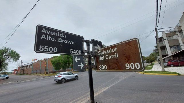 Socavón en Costanera y Salvador del Carril