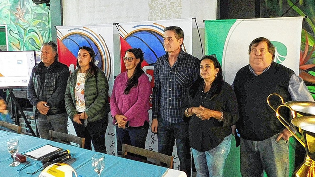 Zurbriggen, Kumei Fern&aacute;ndez, Jesica Claro, Bochatay, Amigo y Blaser encabezaron la presentaci&oacute;n del torneo.&nbsp; &nbsp;