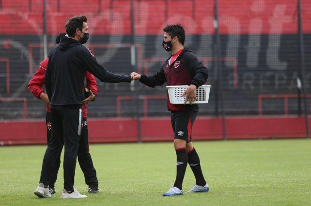 Eduardo Dom&iacute;nguez tendr&iacute;a una sola duda en el mediocampo para el debut de Col&oacute;n en la Copa de la Liga Profesional. Fuente: Prensa Col&oacute;n.