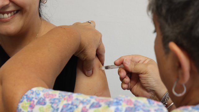 Comienza la campaña de inoculación con vacunas antigripales a mayores de 65 años y personas en grupos de riesgo.