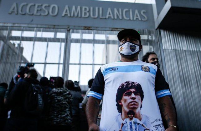 Familiares y médicos consensuaron ponerse firmes para que Diego Maradona mejora su salud y calidad de vida, por su adicción al alcohol. @EngancheSup