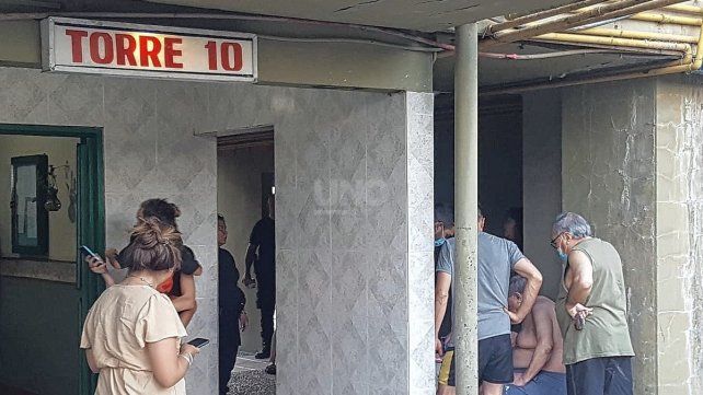 El incendio que ocurrió este miércoles en la torre 10 de barrio El Pozo.