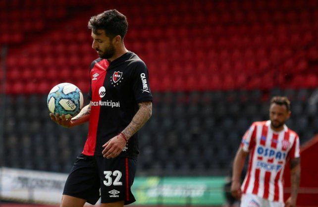 Ignacio Scocco, quien viene de tener una opaca temporada en Newell's, sería el gran objetivo de Unión.