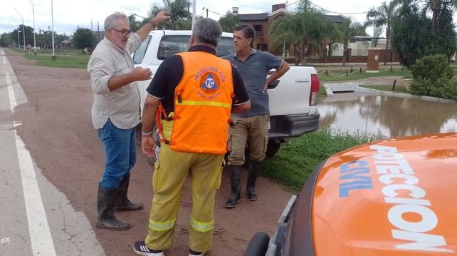 Temporal en Villa Minetti: hay 25 evacuados y comienza a descender el agua tras los anegamientos