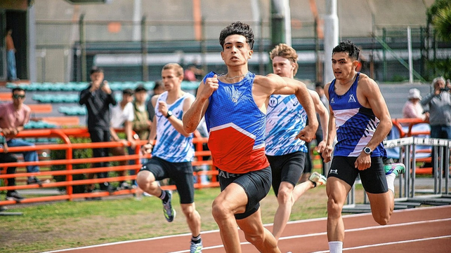 El velocista rafaelino Tom&aacute;s Mondino brill&oacute; en Mar del Plata, logrando imponerse en los 100 y 200 metros llanos.