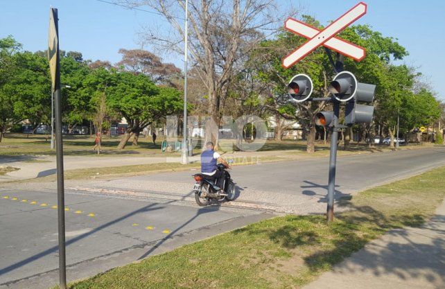 En el Parque Federal, sobre calle Quintana, está el badén que ya tiene más de 5 años y no le encuentran solución.