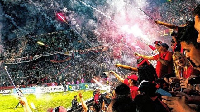 Col&oacute;n lanz&oacute; la venta de palcos y plateas para el duelo ante Newell's.