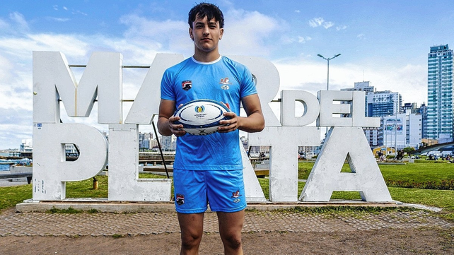 Ignacio G&oacute;mez, capit&aacute;n de Santa Fe, en la foto oficial realizada en la ciudad balnearia.