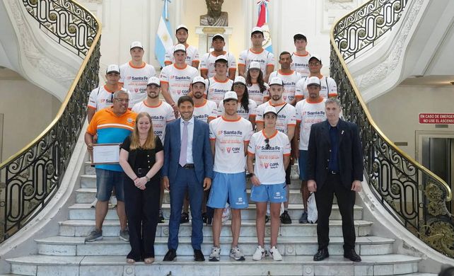 Los 18 deportistas concurrieron a la Casa de Gobierno de la ciudad de Santa Fe.