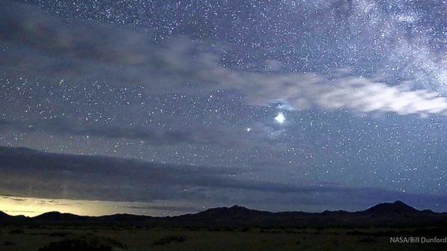 Júpiter y Saturno son dos astros muy luminosos que, en esta conjunción, parecen como una estrella más grande.