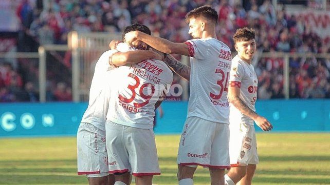 Kevin Zenón se adaptó al puesto de lateral-volante en Unión.