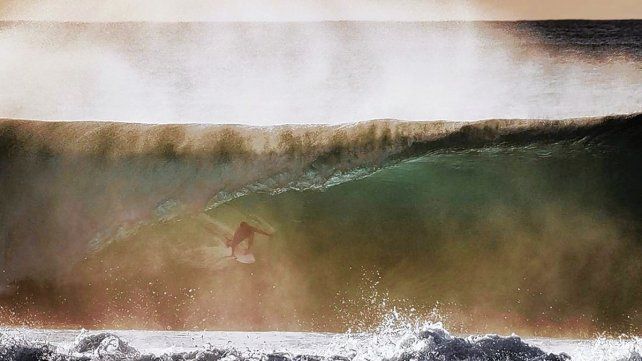 Las olas le dan un marco diferente en Hawaii al plantel de la Selección.