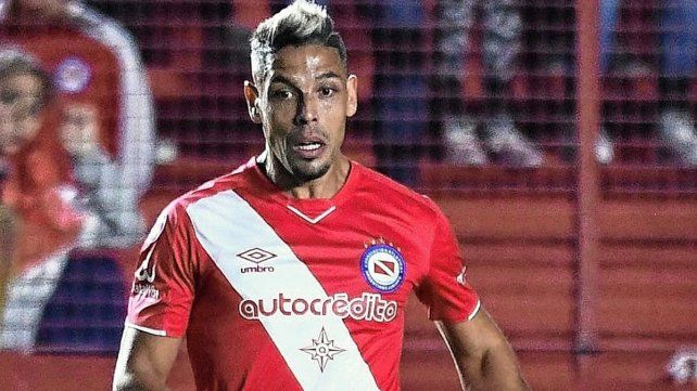 Col&oacute;n acord&oacute; con Argentinos Juniors y solo espera que Jonathan Sandoval llegu&eacute; a Santa Fe para que sea incorporaci&oacute;n.