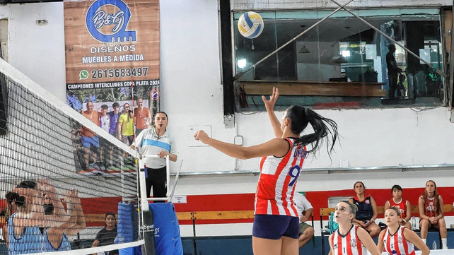 Pese al desempeño irregular, Unión superó a Gimnasia y Tiro y también clasificó a los play offs. Pese al desempeño irregular, Unión superó a Gimnasia y Tiro y también clasificó a los play offs.