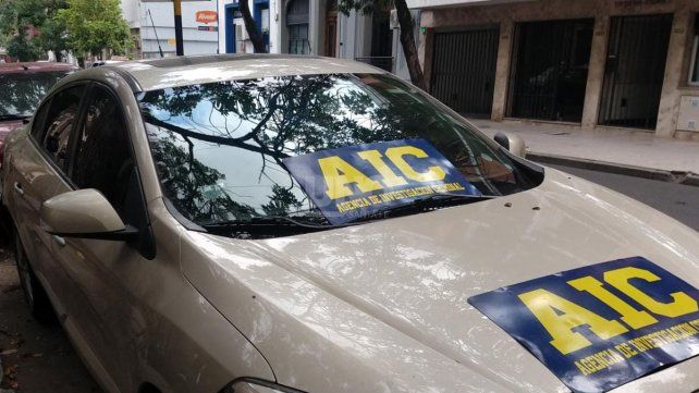 La AIC realizó los allanamientos tras la investigación del robo en la casa de "Batata" Merlo y halló el auto en el que se movilizaban los asaltantes
